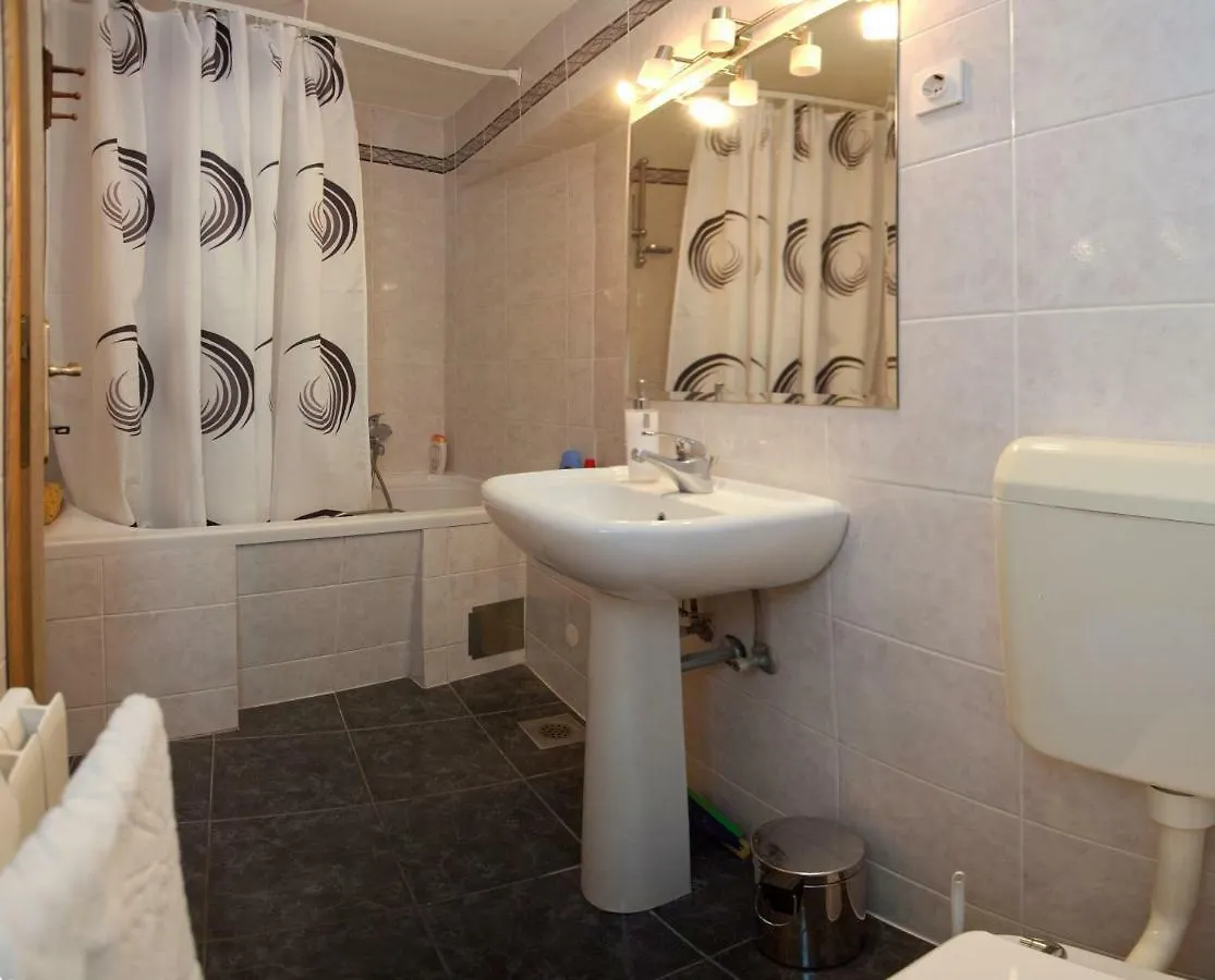 Apartment Nevica Split 0*,